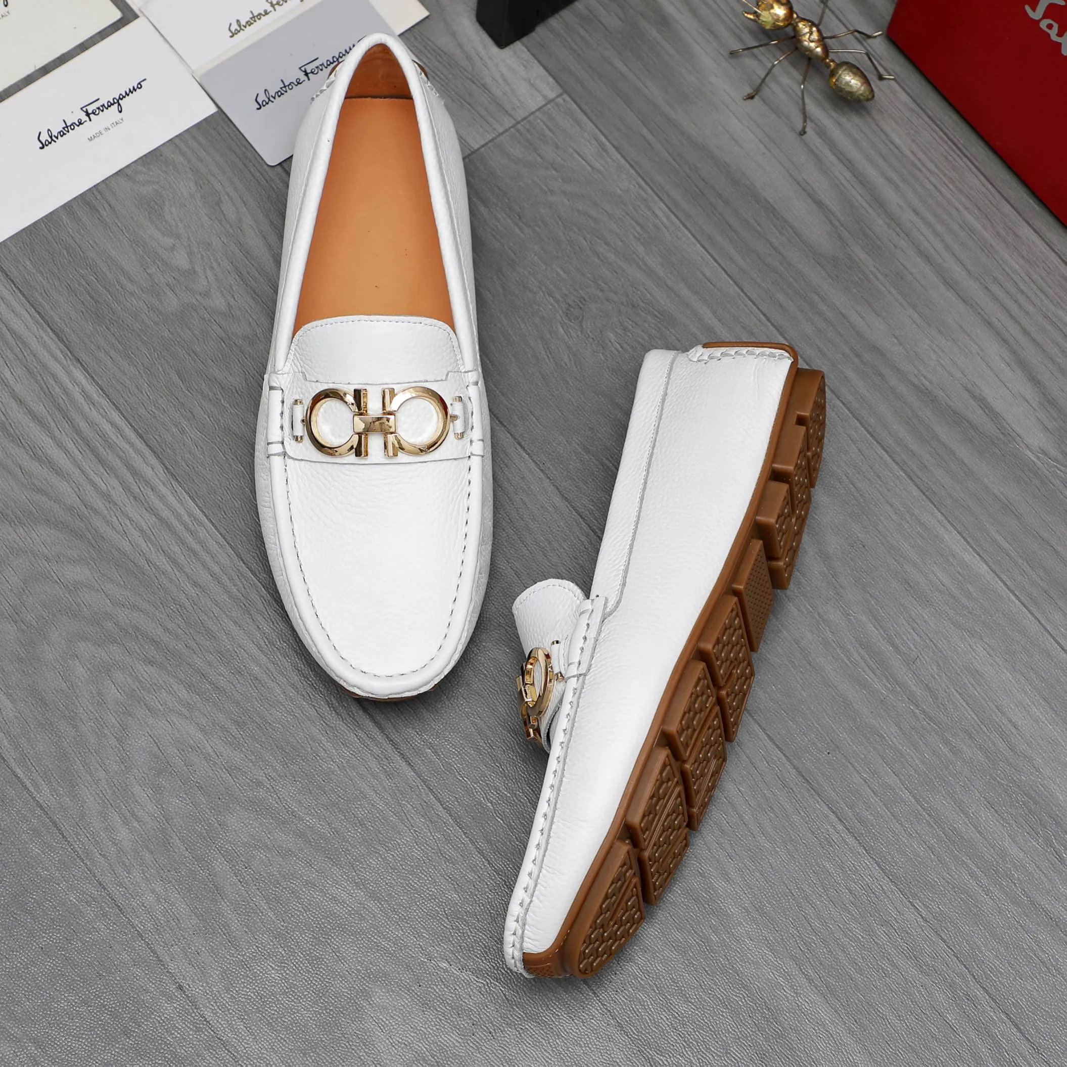 Men's shoes 💰380 Product trademark: Ferragamo "Ferragamo" casual slip-on shoes Regular size: 38-45 (45. Customized, non-returnable) Product materials: Selected pebbled cowhide upper, pigskin lining, rubber outsole